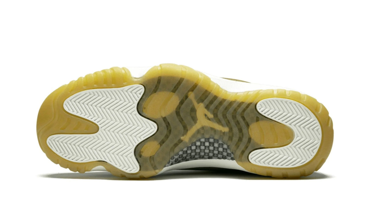 Air Jordan 11 Retro WMNS "Neutral Olive"
