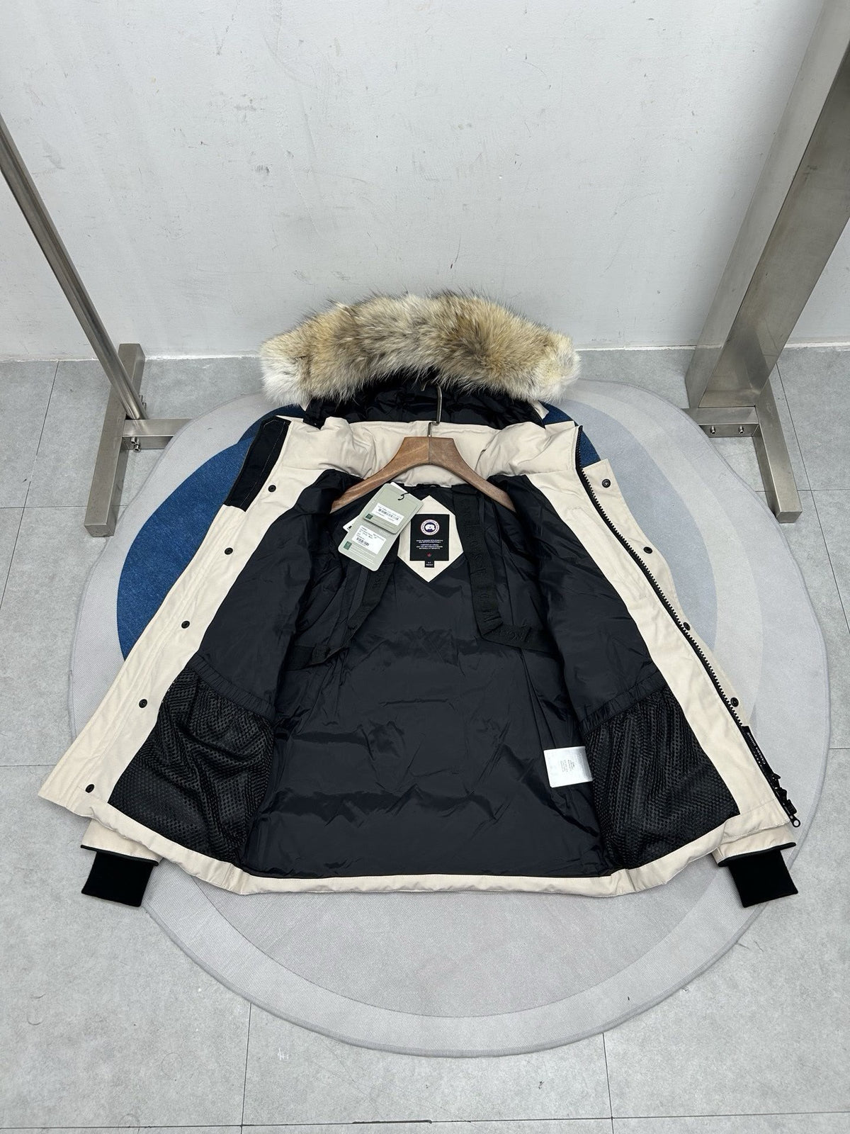 Canada Goose 2048M Hooded Down Jacket – Graphite Grey