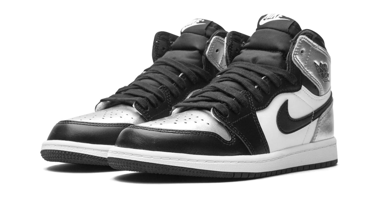 Air Jordan 1 Retro High OG WMNS "Silver Toe"