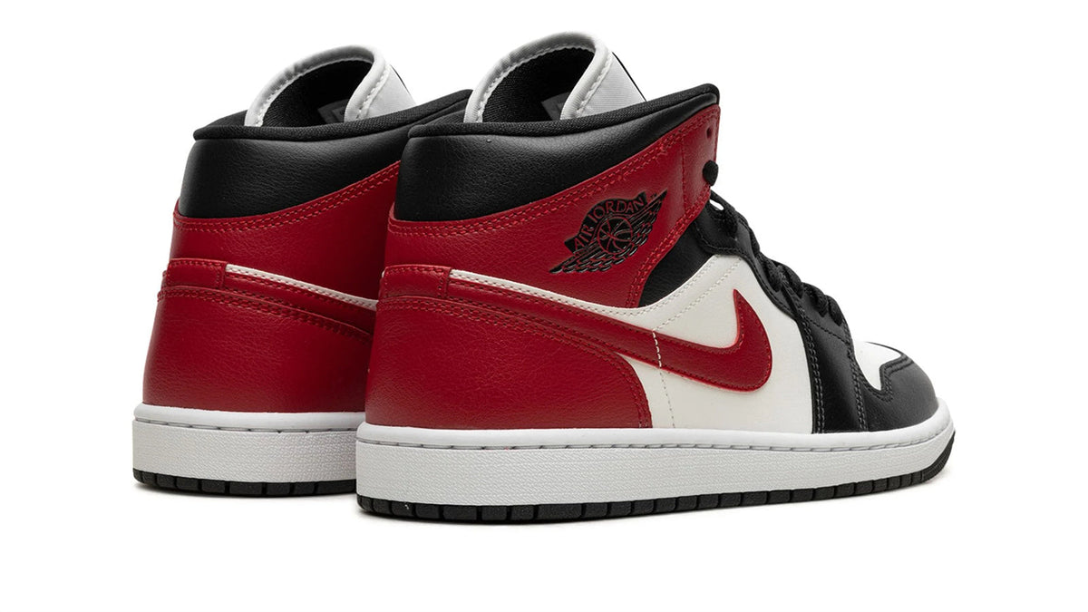 Air Jordan 1 Mid WMNS "Black Toe"