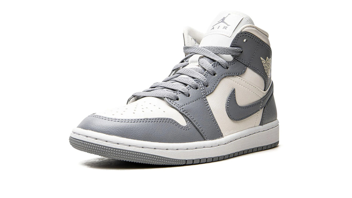 Air Jordan 1 Mid WMNS "Stealth"