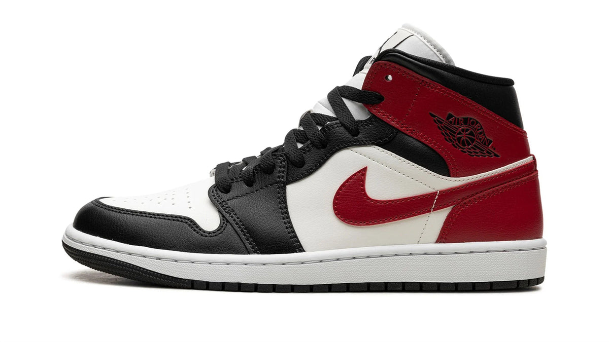 Air Jordan 1 Mid WMNS "Black Toe"
