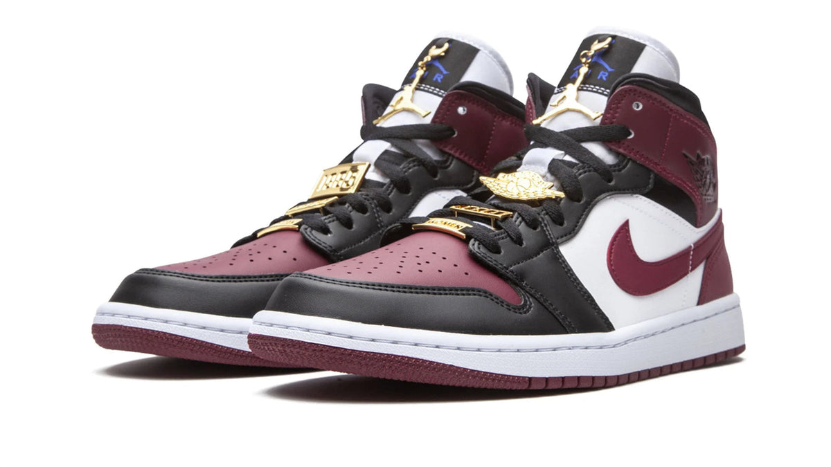 Air Jordan 1 Mid SE WMNS "Gold Pendants"
