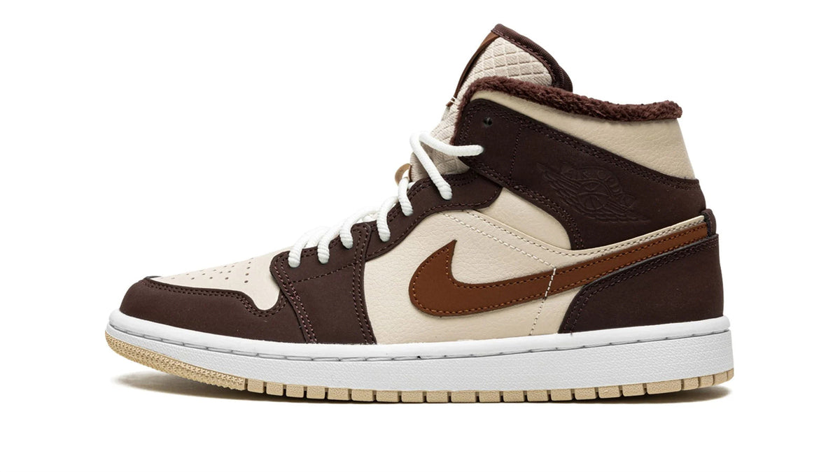 Air Jordan 1 Mid SE WMNS "Brown Basalt Fleece"