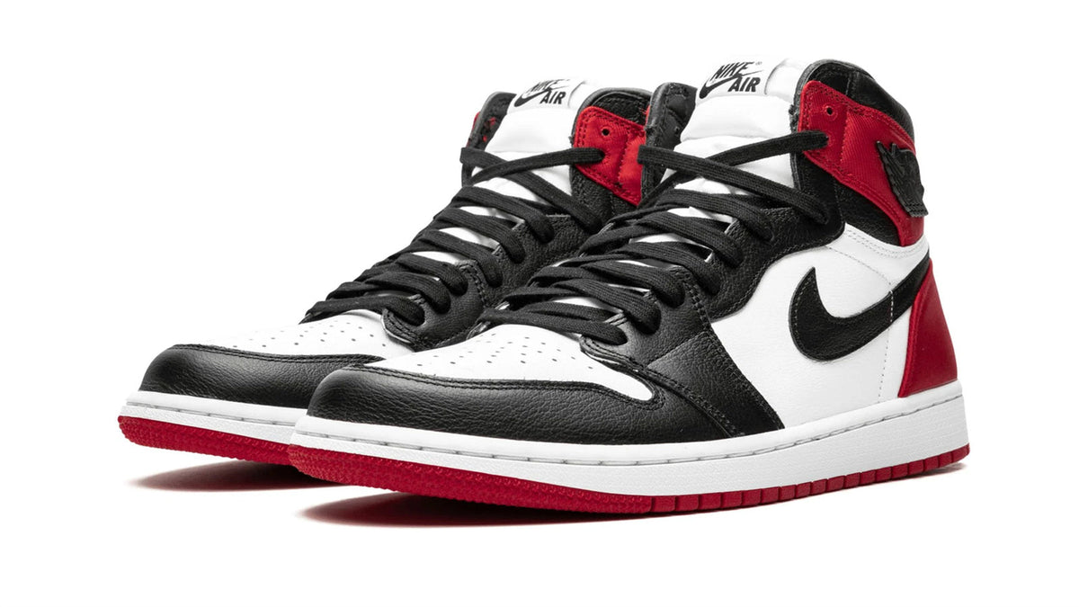 Air Jordan 1 High OG WMNS "Satin Black Toe"