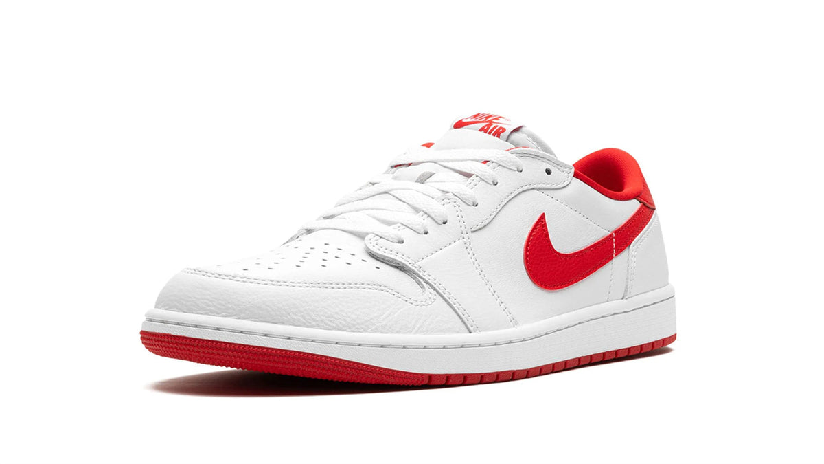 Air Jordan 1 Mid WMNS "University Red"