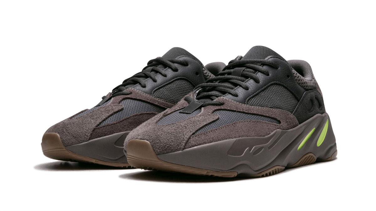Yeezy BOOST 700 "Mauve"
