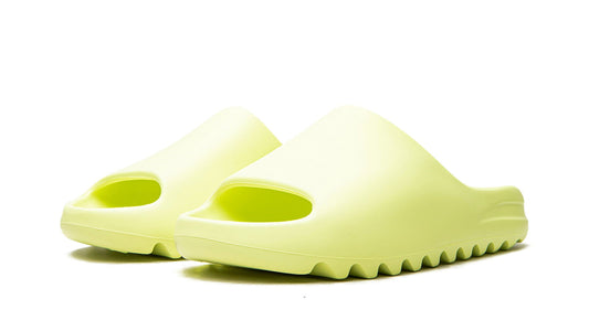 Yeezy SLIDE "Glow"