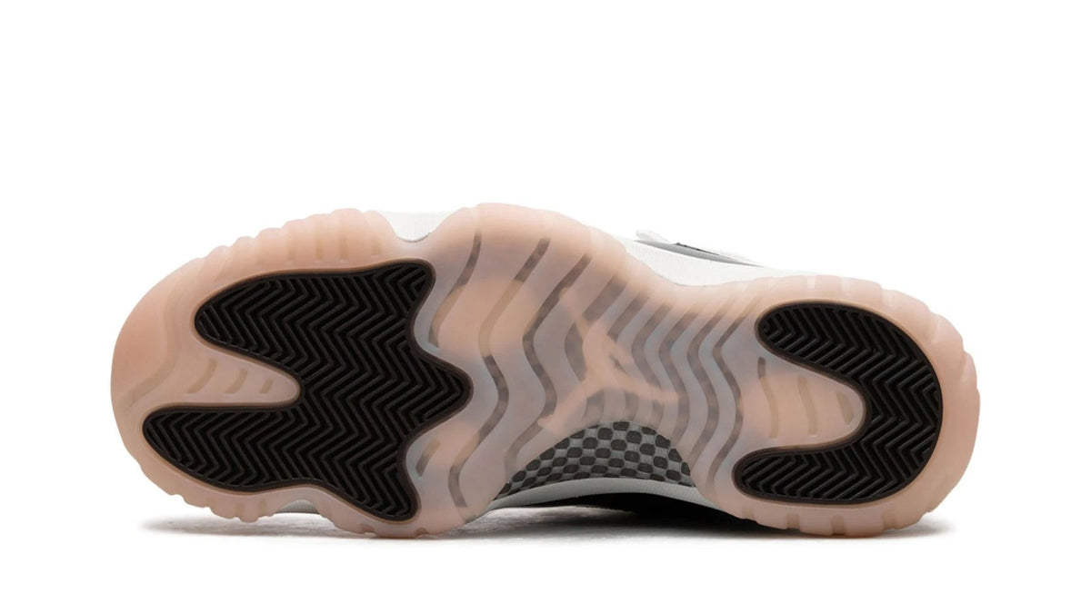 Air Jordan 11 WMNS "Neapolitan"