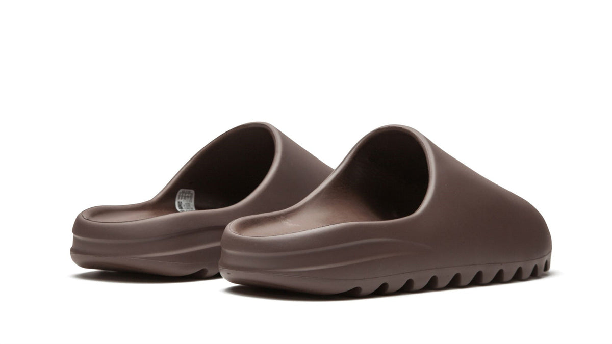 Yeezy SLIDE "Soot 2021"