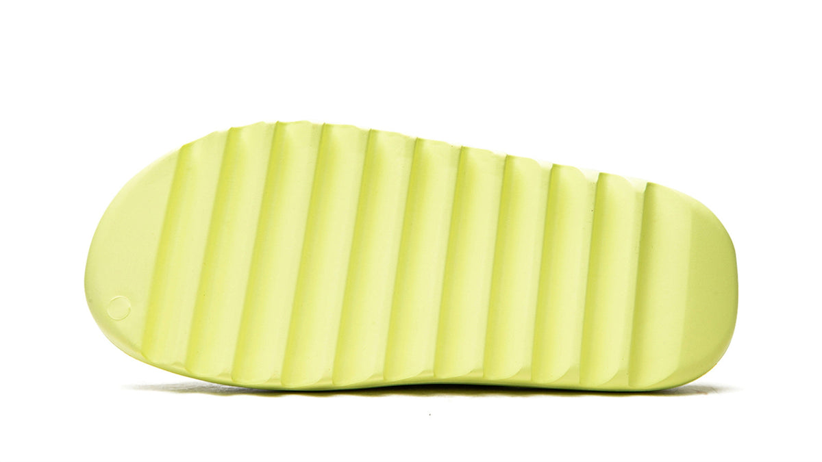 Yeezy SLIDE "Glow"