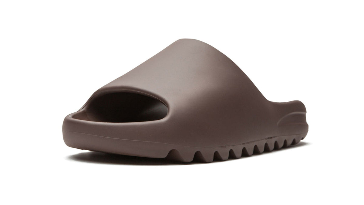 Yeezy SLIDE "Soot 2021"