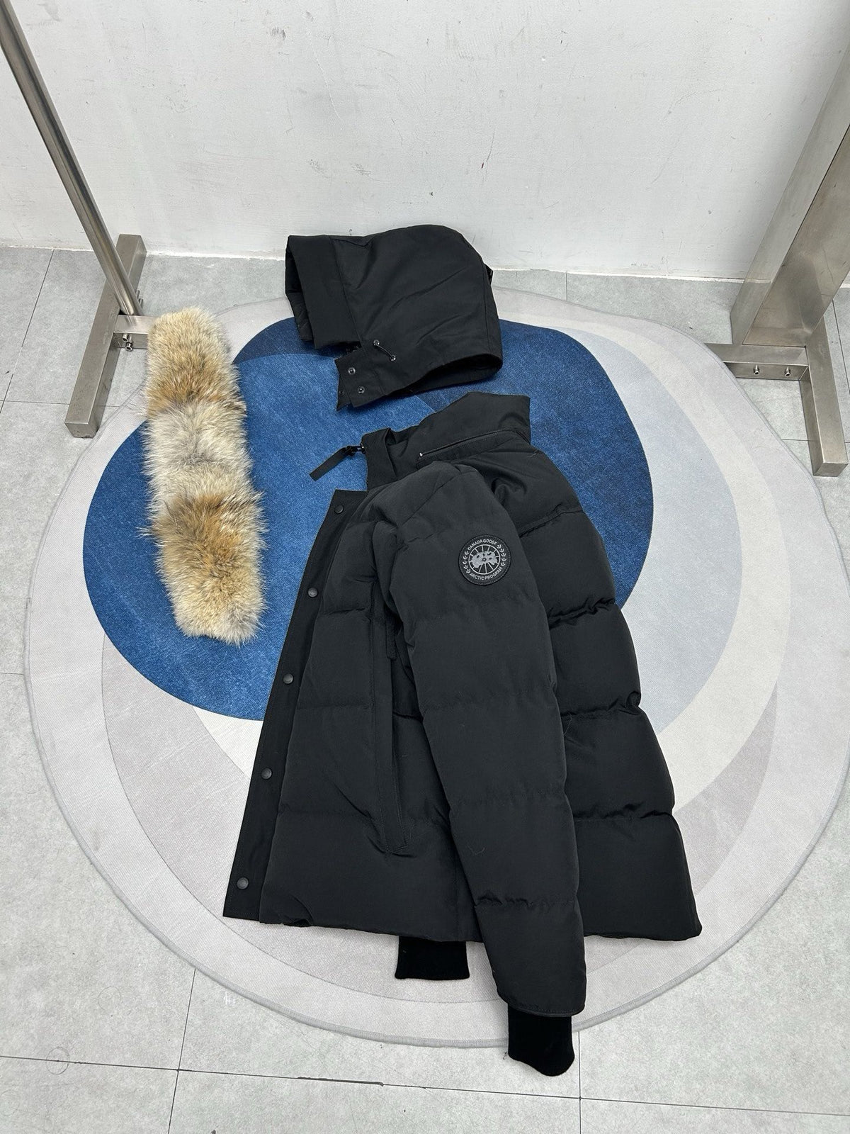 Canada Goose 2048M Hooded Down Jacket – Graphite Grey