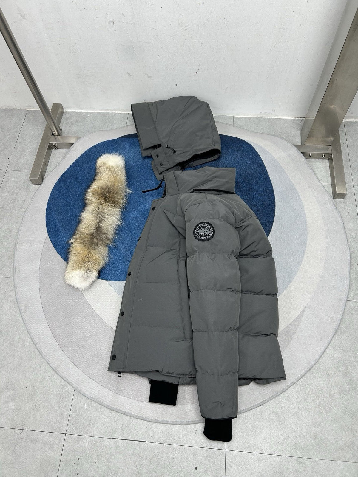Canada Goose 2048M Hooded Down Jacket – Graphite Grey