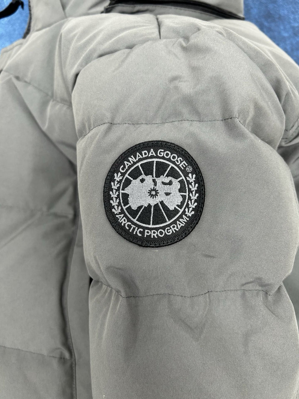 Canada Goose 2048M Hooded Down Jacket – Graphite Grey