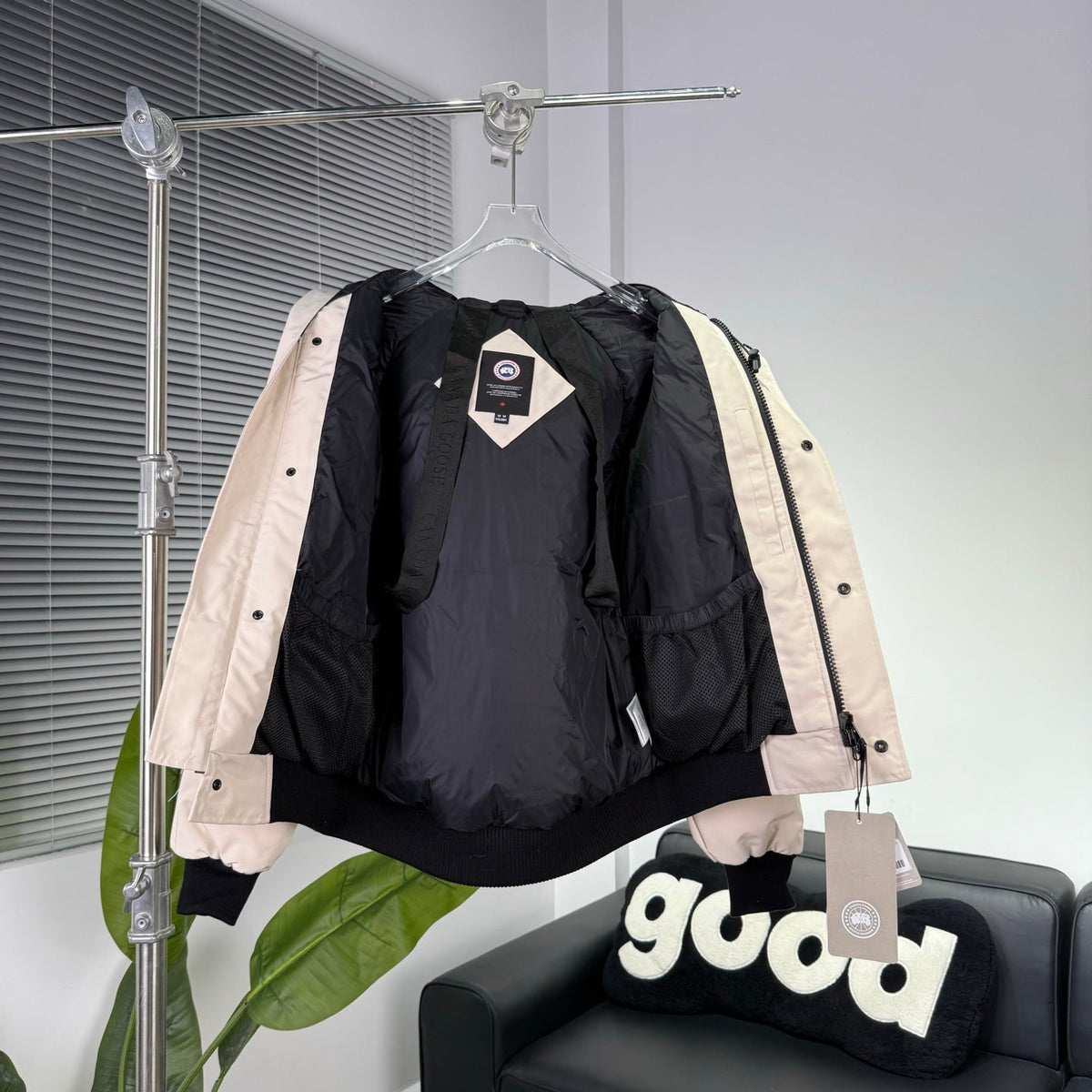 Chilliwack Hooded Down Bomber Jacket – Version 01
