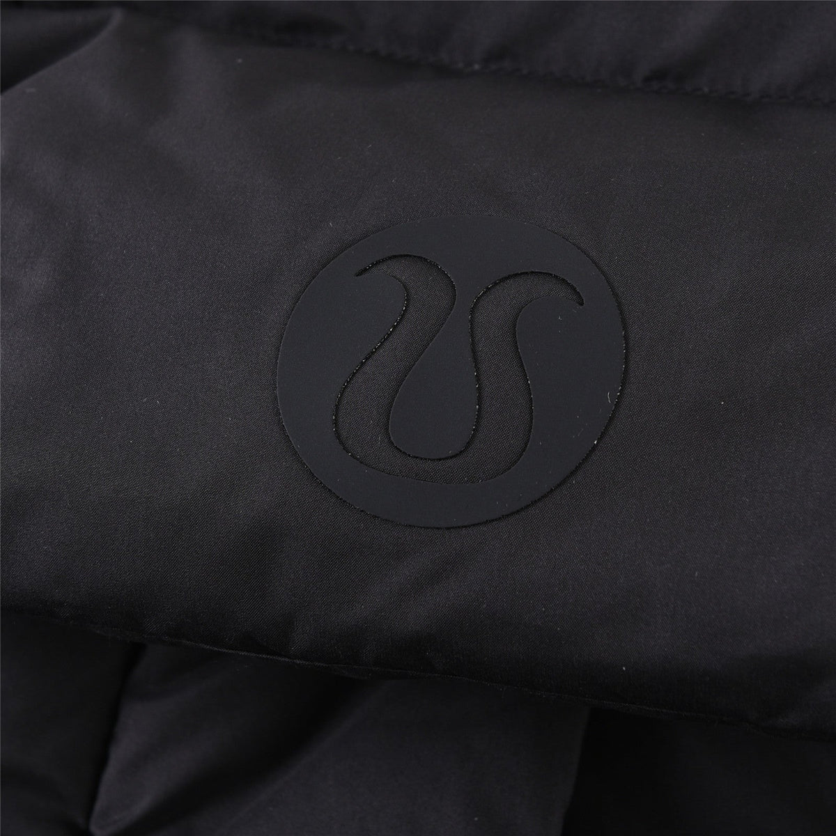 Lululemon Wunder Puff Cropped Goose Down Jacket with Detachable Hood
