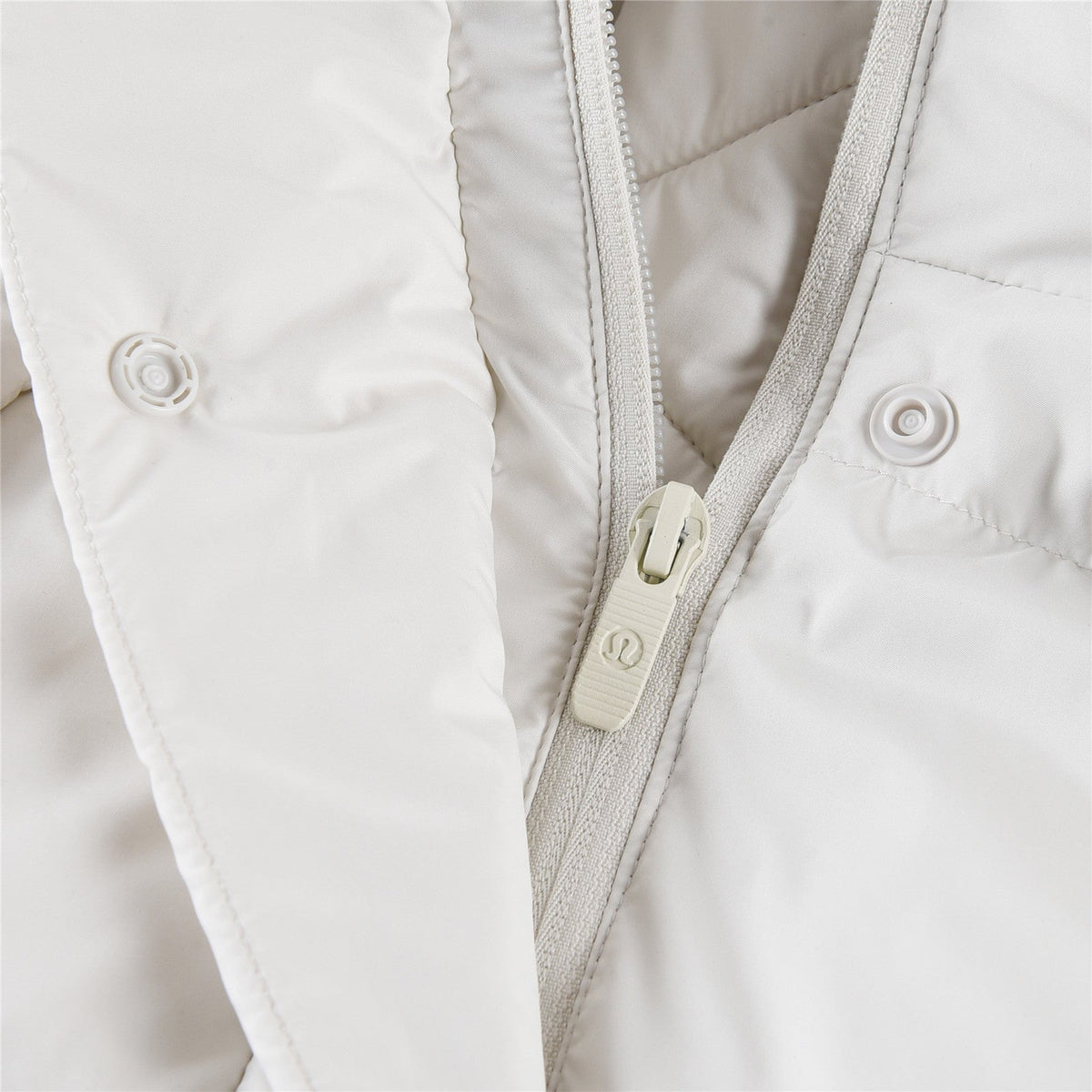 Lululemon Wunder Puff Cropped Goose Down Jacket with Detachable Hood