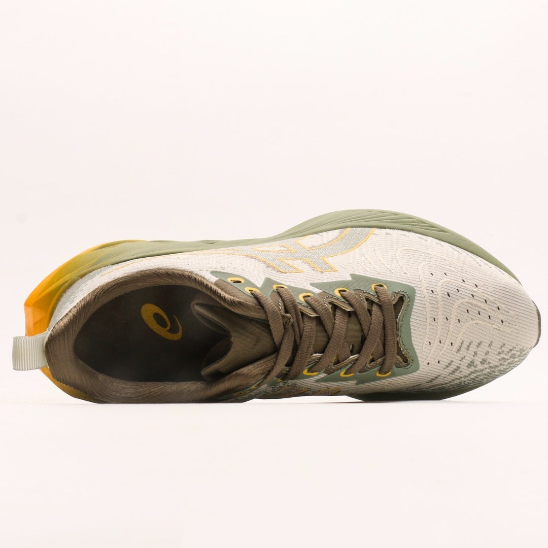 ASICS Novablast 4 Running Shoes