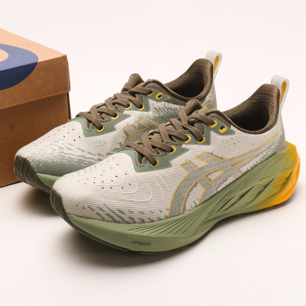 ASICS Novablast 4 Running Shoes