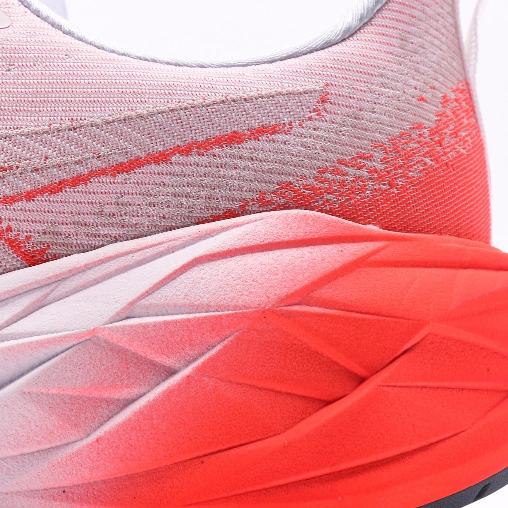 ASICS Novablast 4 Running Shoes
