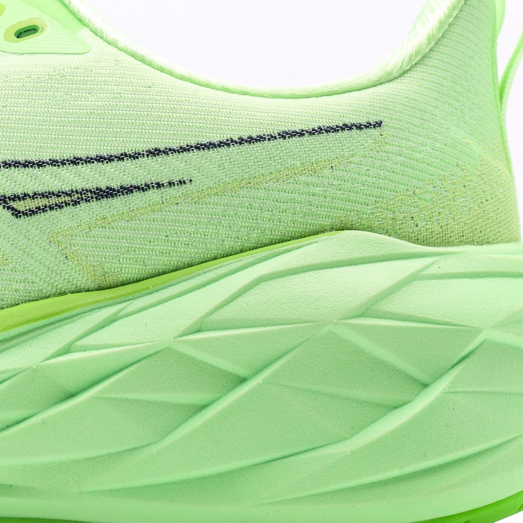 ASICS Novablast 4 Running Shoes
