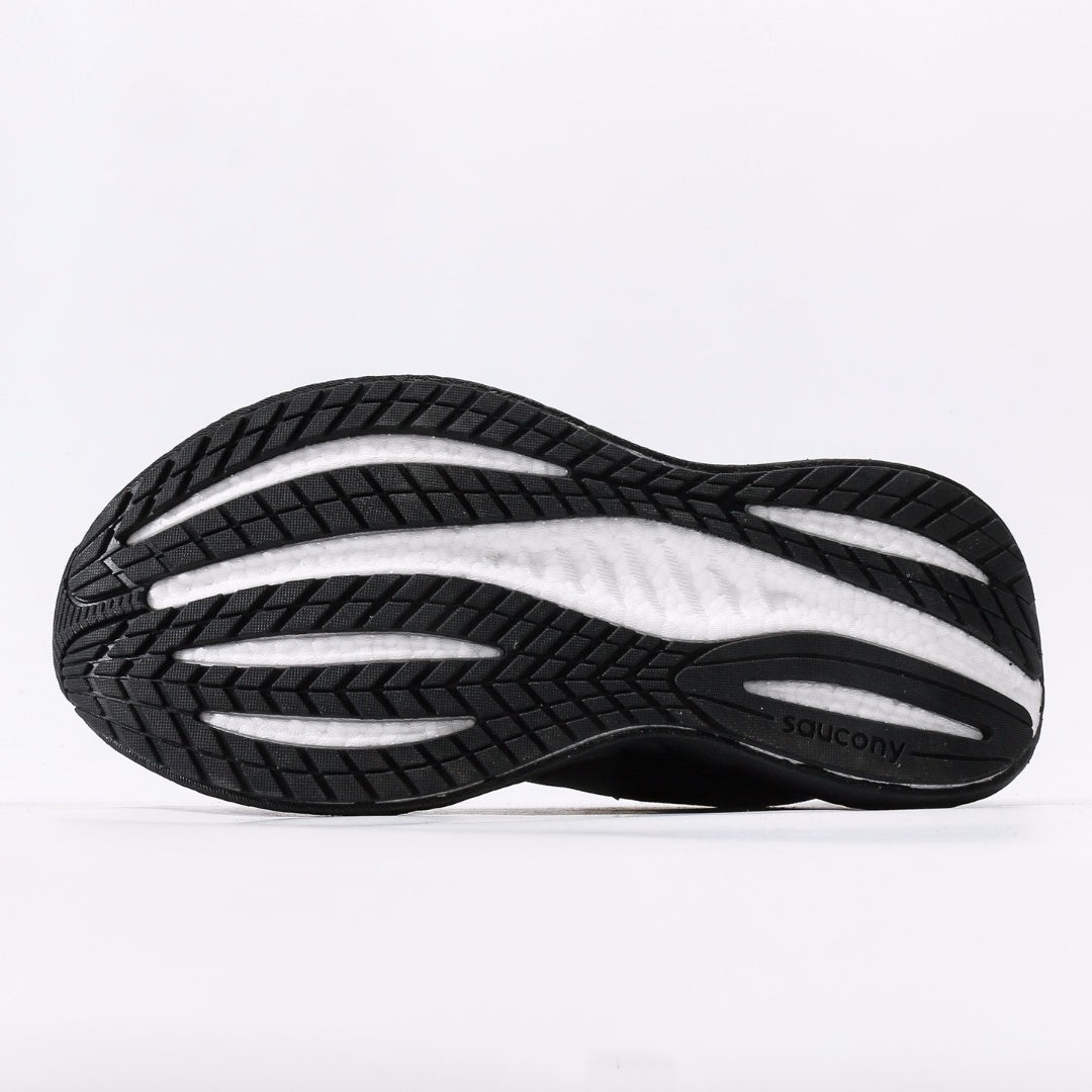 Saucony Triumph 22 Running Shoes | Breathable & Cushioned