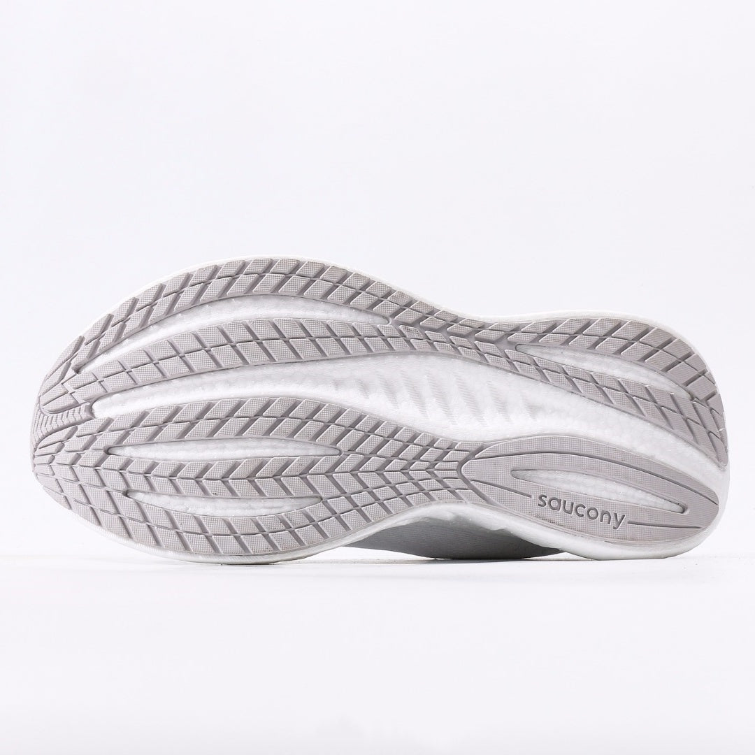 Saucony Triumph 22 Running Shoes | Breathable & Cushioned