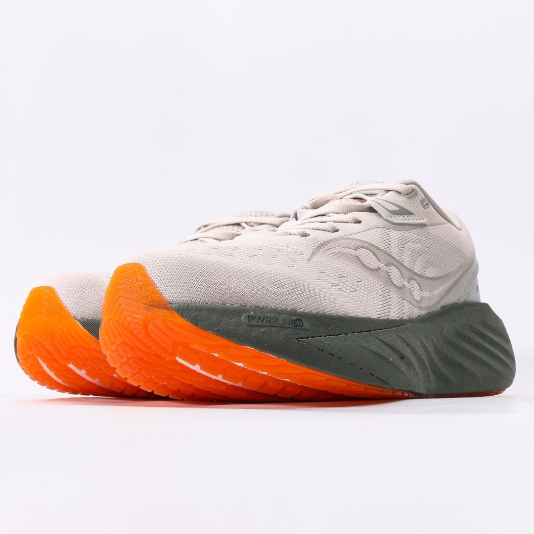 Saucony Triumph 22 Running Shoes | Breathable & Cushioned