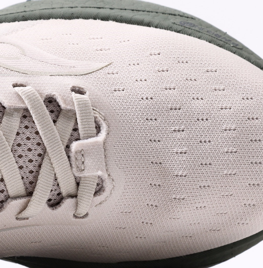 Saucony Triumph 22 Running Shoes | Breathable & Cushioned
